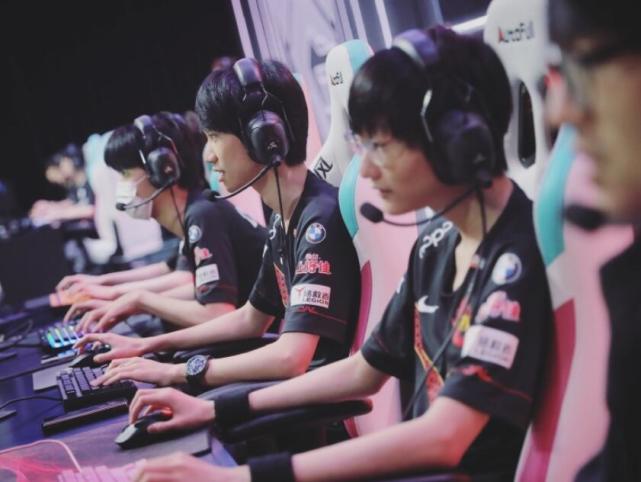 题引发的争 题引发的争