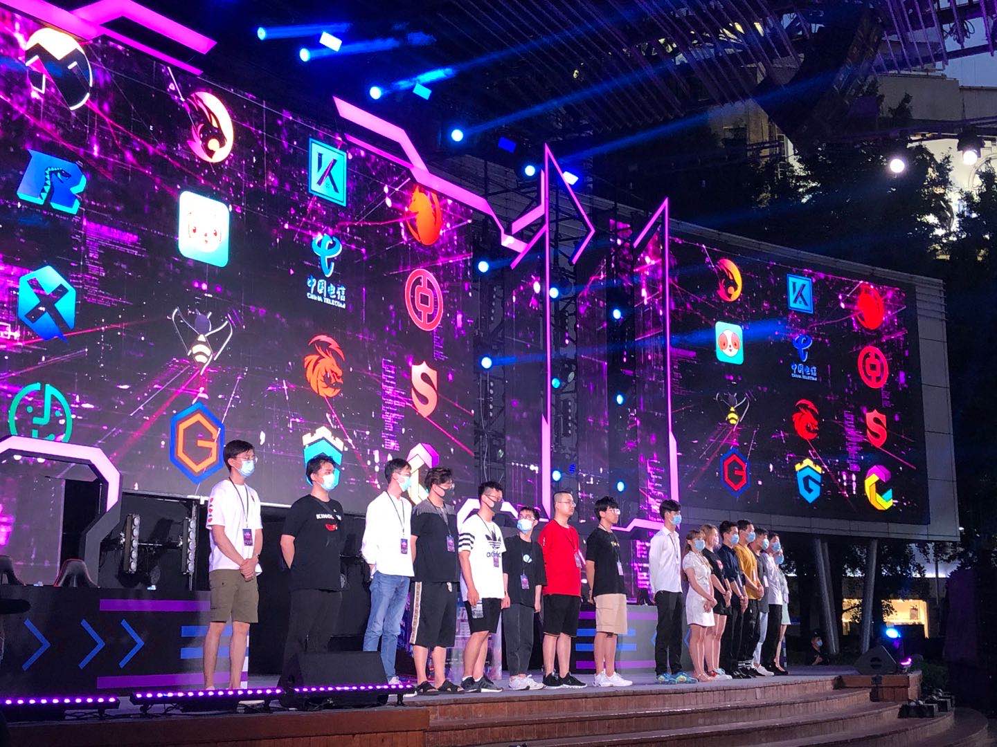 以适应形势 以适应形势