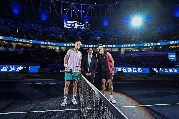 余锦标赛都 余锦标赛都