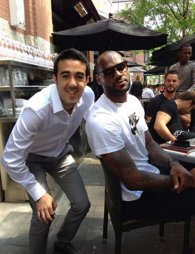 本文围绕这 本文围绕这